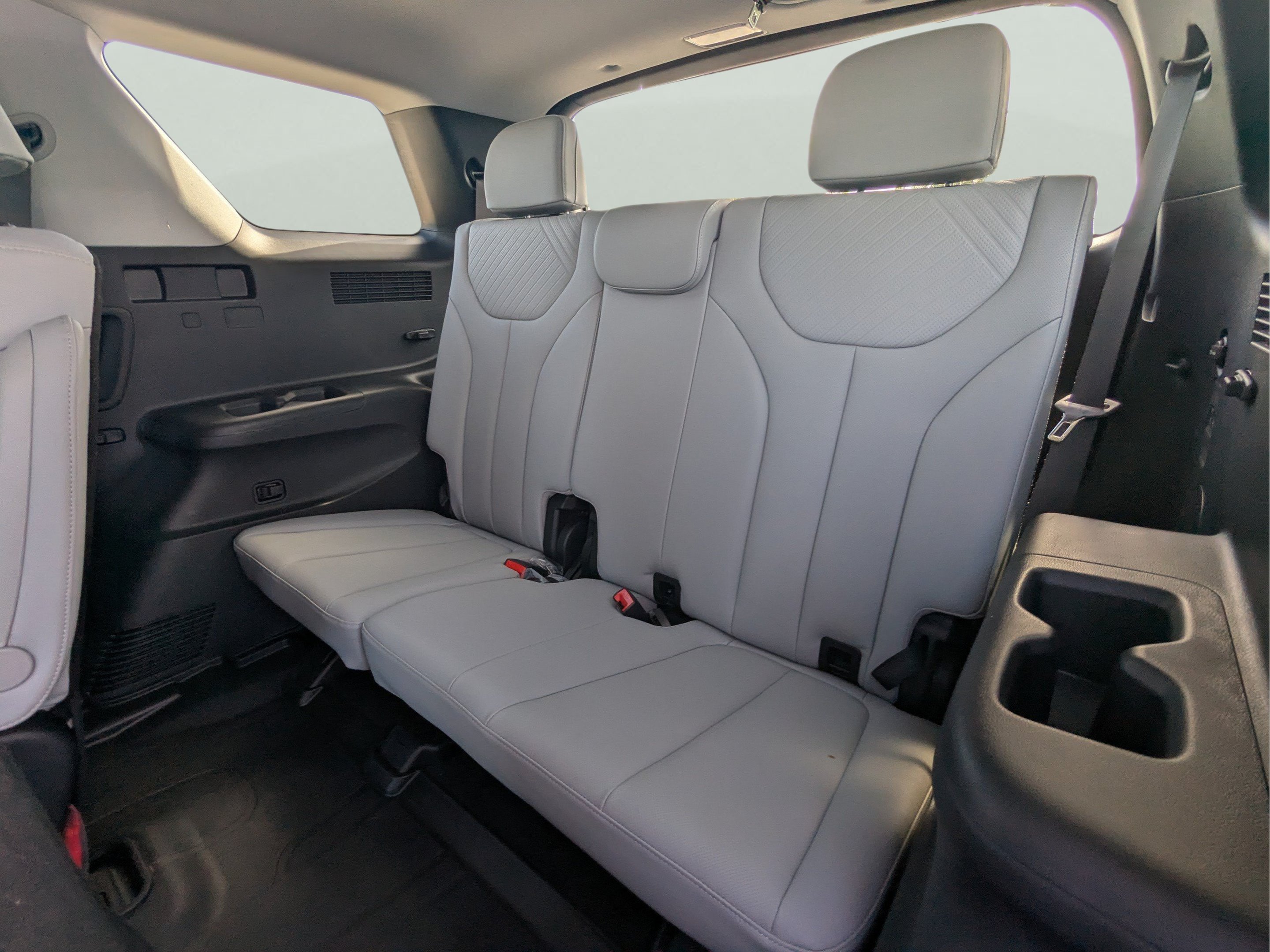 Used 2025 Hyundai Palisade SEL FWD image 12
