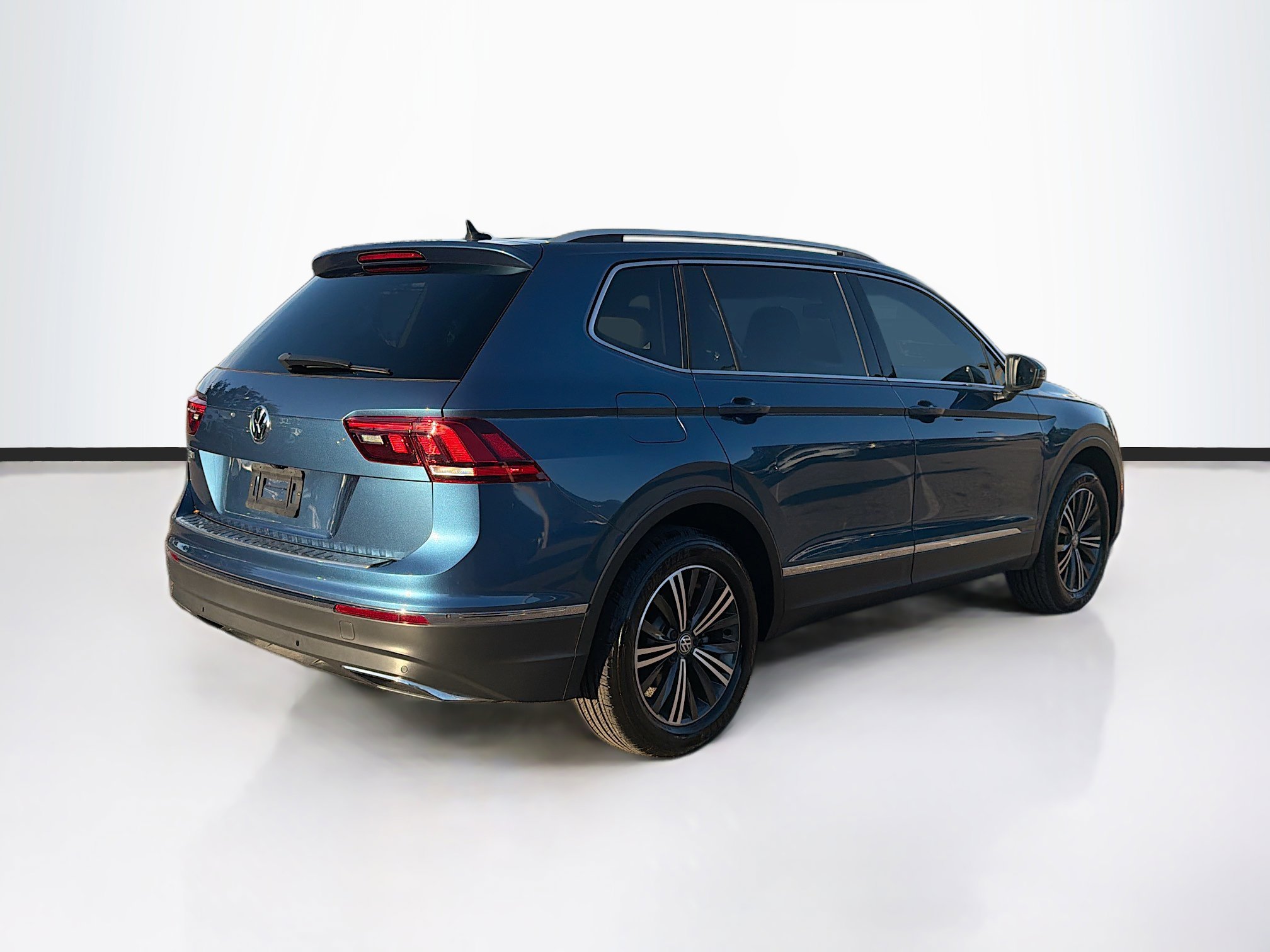 Used 2019 Volkswagen Tiguan SE image 3
