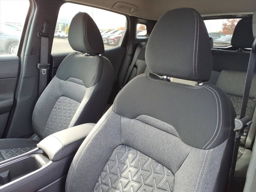 New 2026 Nissan Kicks SV w/ Cold Weather Package AWD/4WD image 7