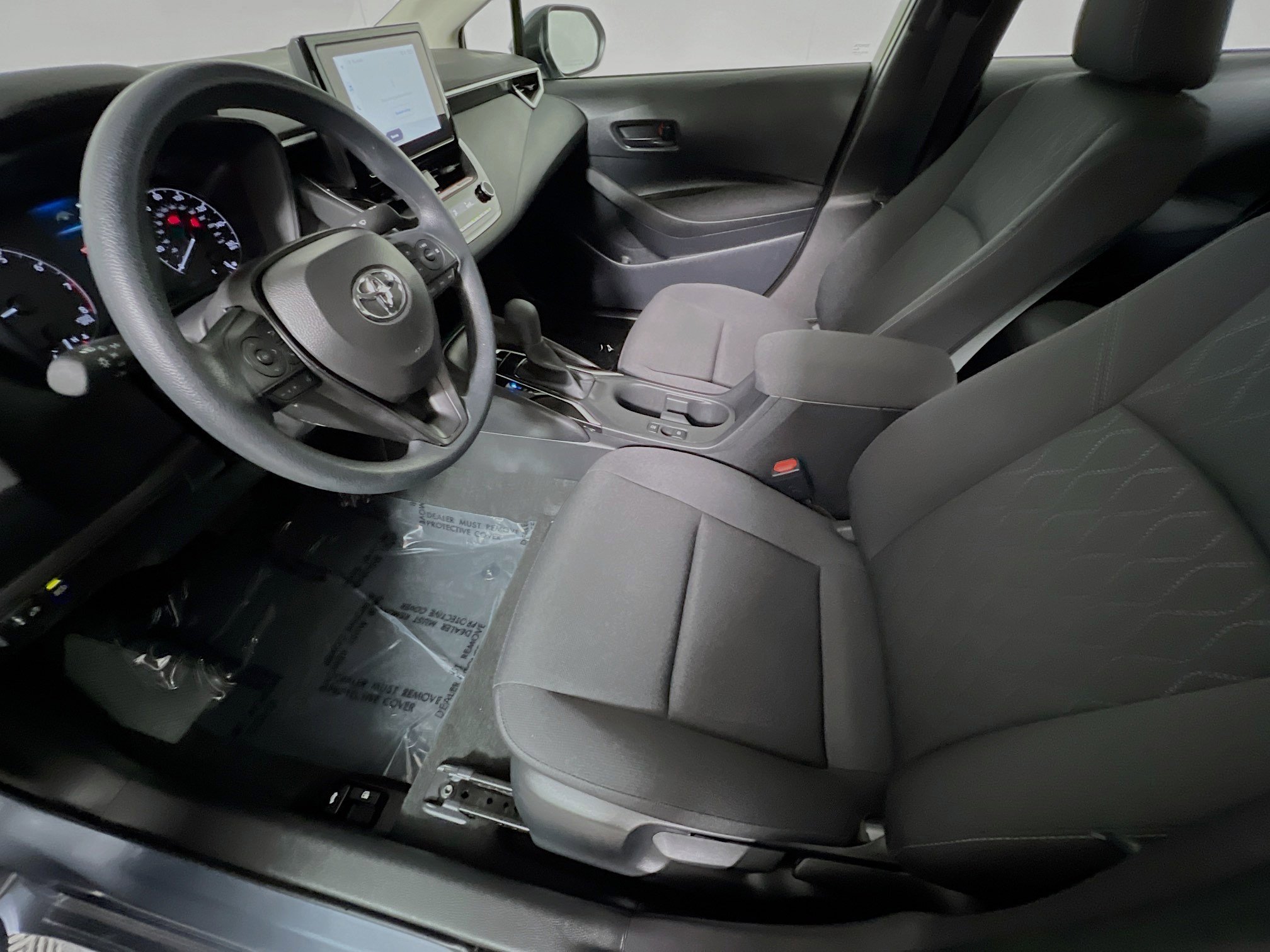 Used 2025 Toyota Corolla LE FWD image 15
