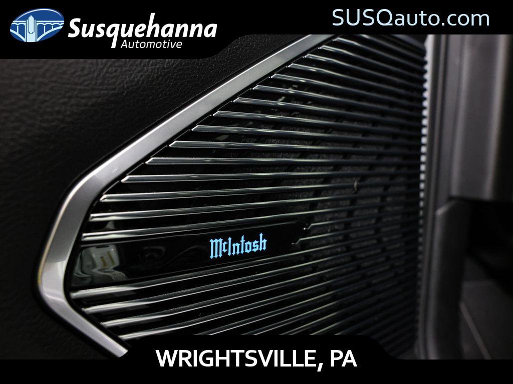 Used 2023 Jeep Grand Cherokee Overland w/ Advanced Protech Group III image 18