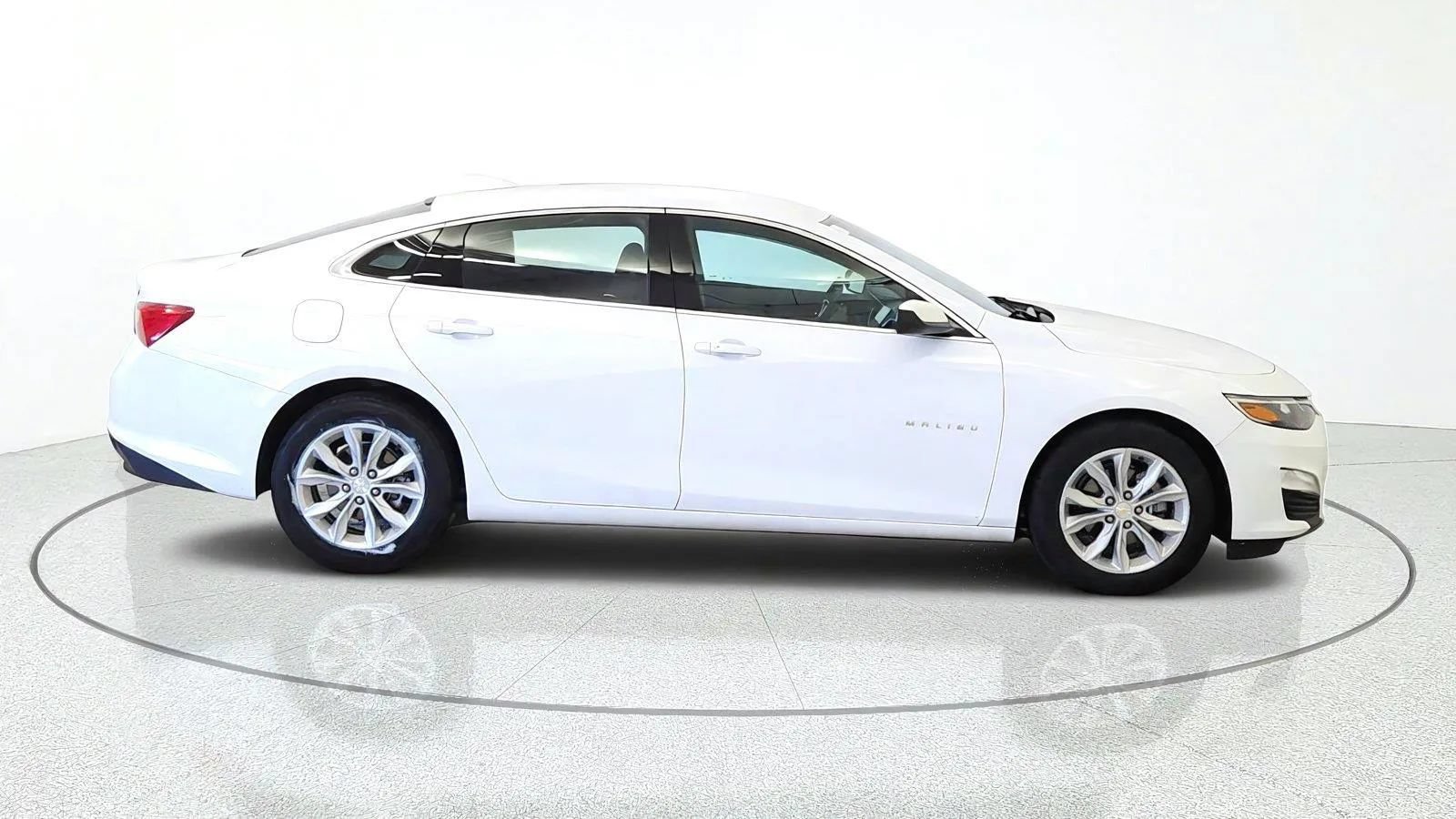 Used 2025 Chevrolet Malibu LT FWD image 10