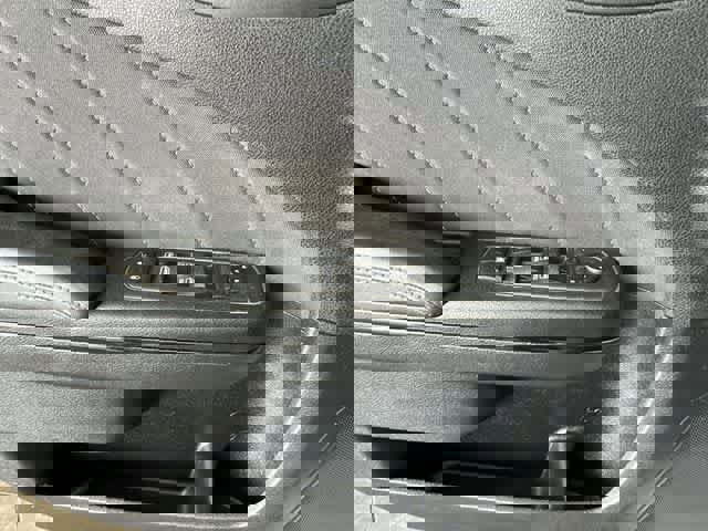 Used 2020 Dodge Charger SXT w/ Blacktop Package image 28