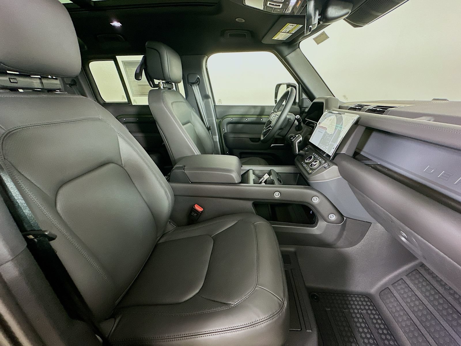 New 2026 Land Rover Defender 110 X-Dynamic SE AWD/4WD image 44