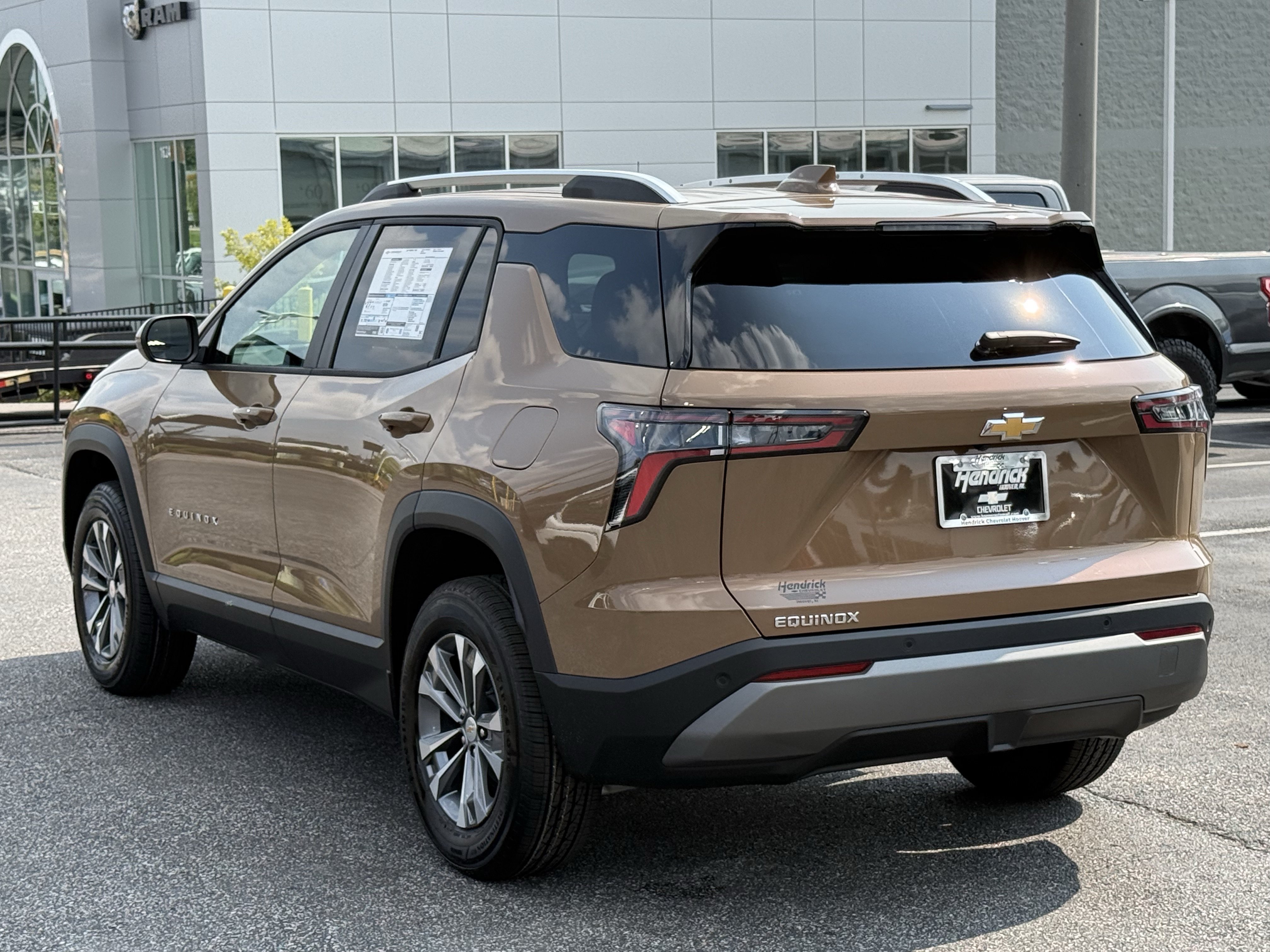 New 2027 Chevrolet Equinox LT FWD image 8