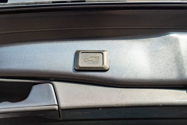 Used 2022 Toyota RAV4 XLE w/ Convenience Package image 14