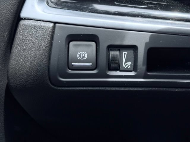 Used 2024 Cadillac XT6 Luxury w/ LPO, Floor Liner Package AWD/4WD image 47