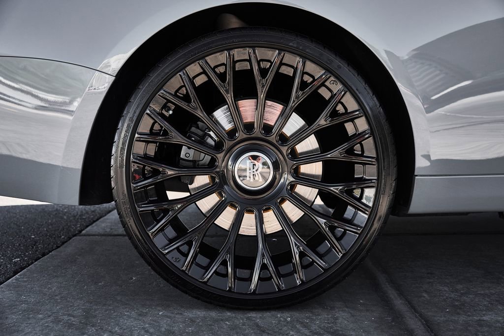 Used 2020 Rolls-Royce Wraith RWD image 20