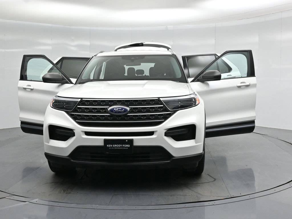 Certified 2024 Ford Explorer XLT RWD image 31
