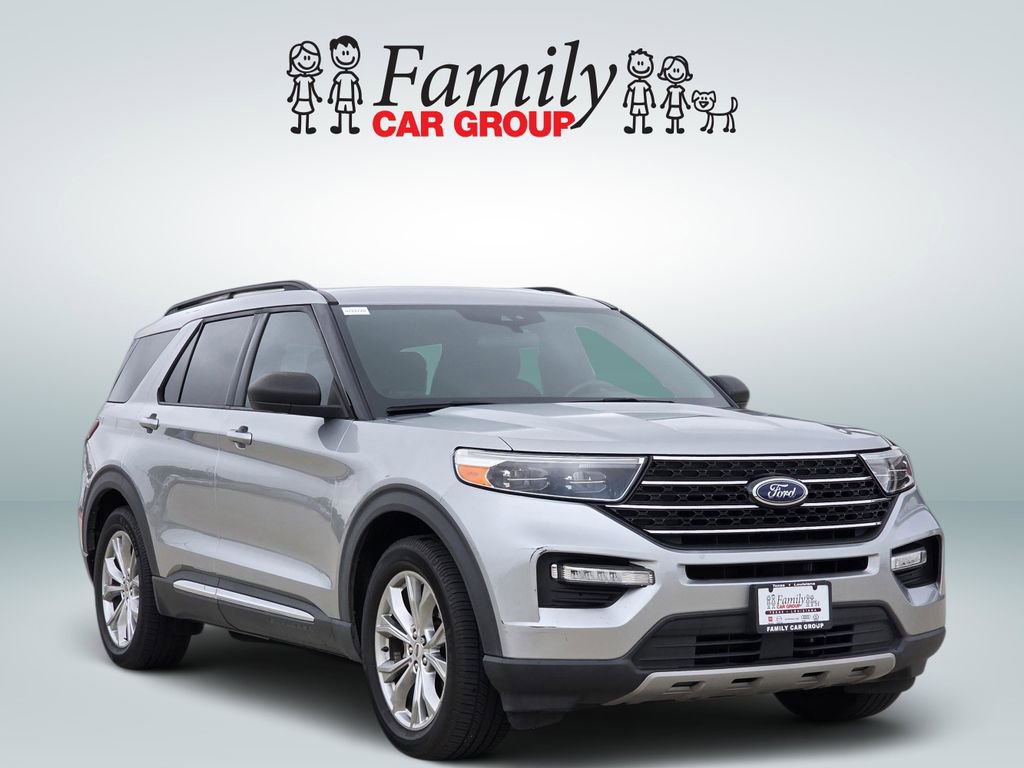 Used 2020 Ford Explorer XLT w/ Equipment Group 202A RWD image 2