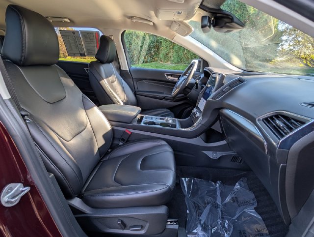 Used 2022 Ford Edge Titanium AWD/4WD image 12