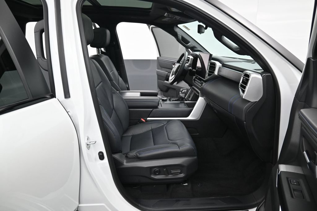 Certified 2025 Toyota Sequoia Platinum AWD/4WD image 38