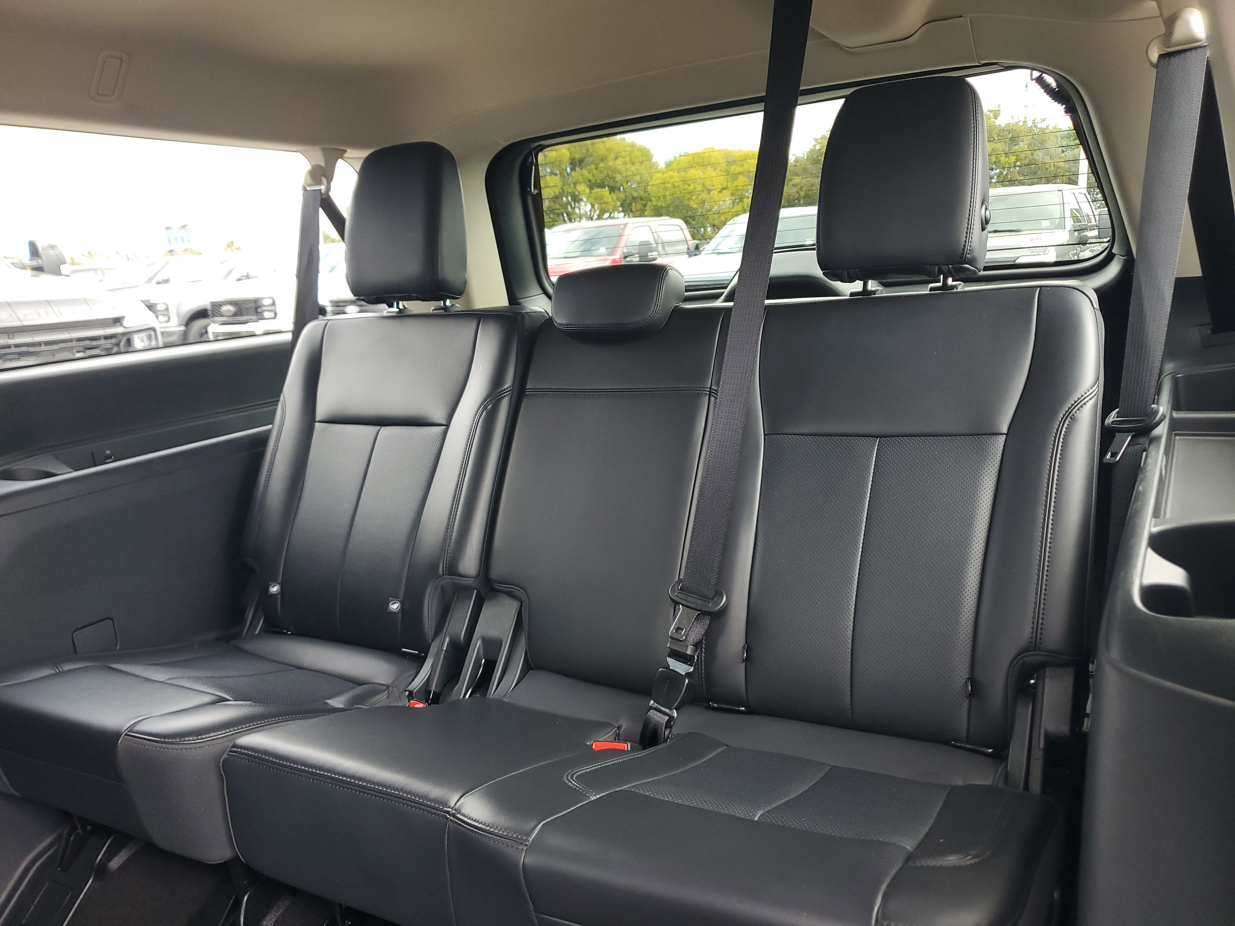 Used 2024 Ford Expedition Max XLT image 16