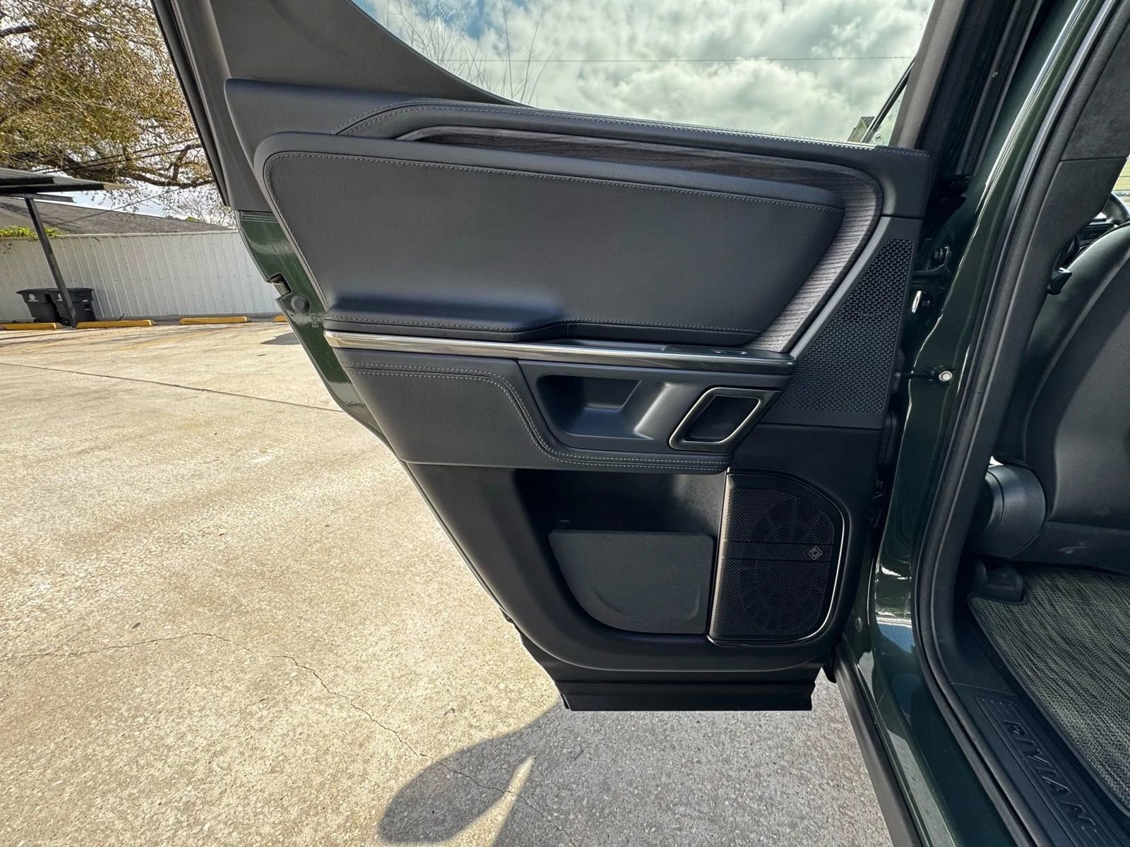 Used 2023 Rivian R1T Adventure image 29