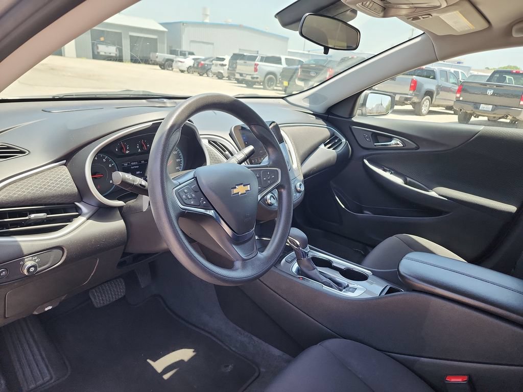 Used 2024 Chevrolet Malibu LT FWD image 9