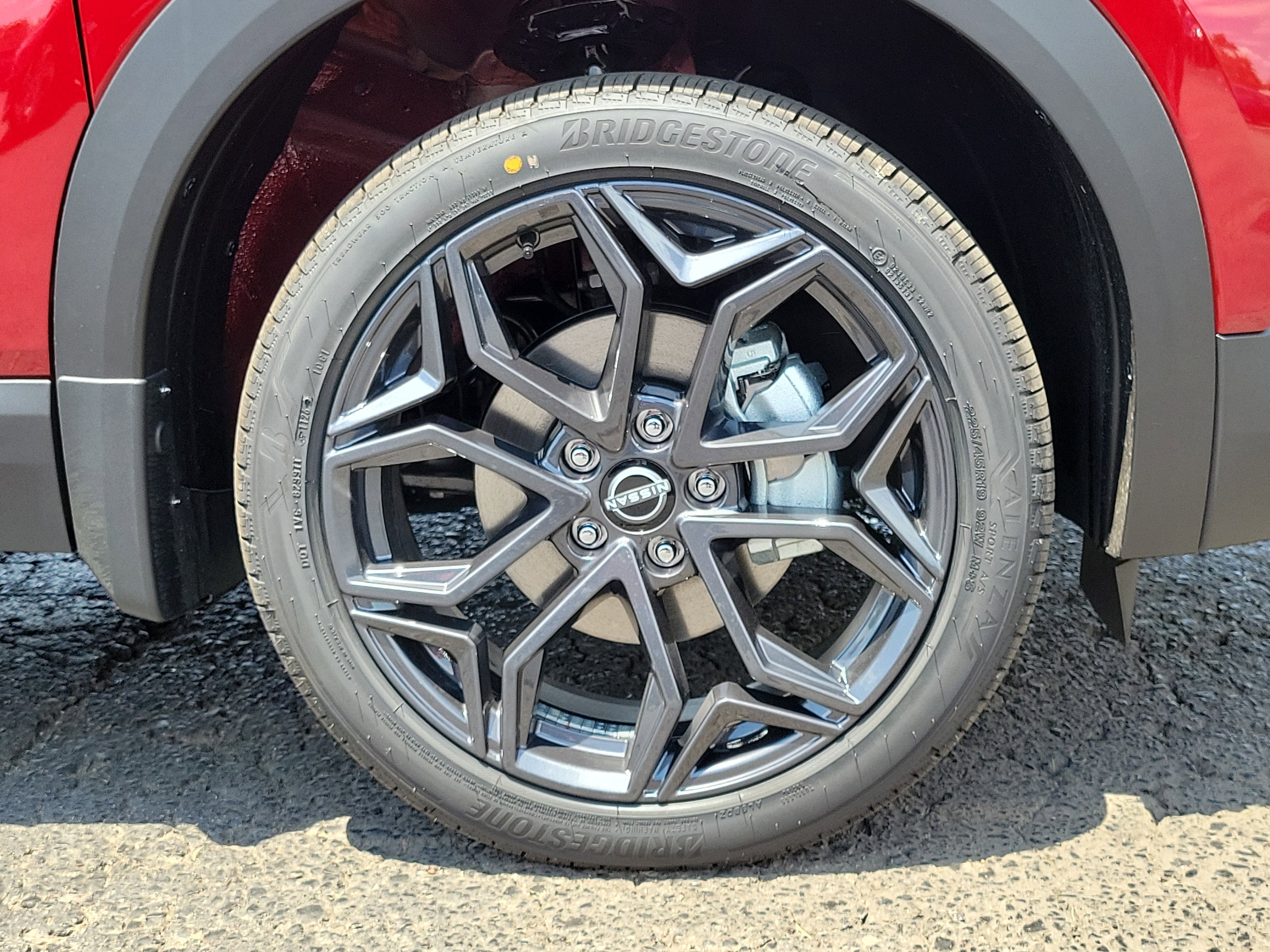 New 2026 Nissan Kicks SR AWD/4WD image 5