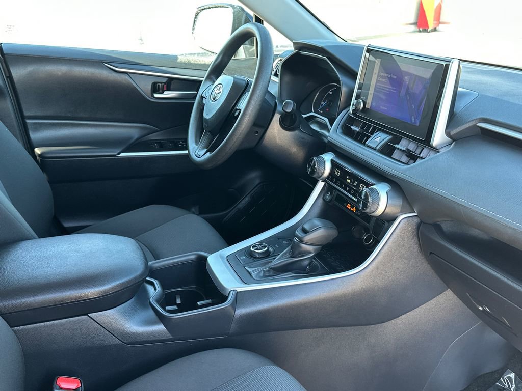 Used 2025 Toyota RAV4 XLE image 14