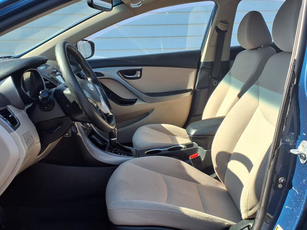 Used 2014 Hyundai Elantra SE w/ Option Group 02 FWD image 6