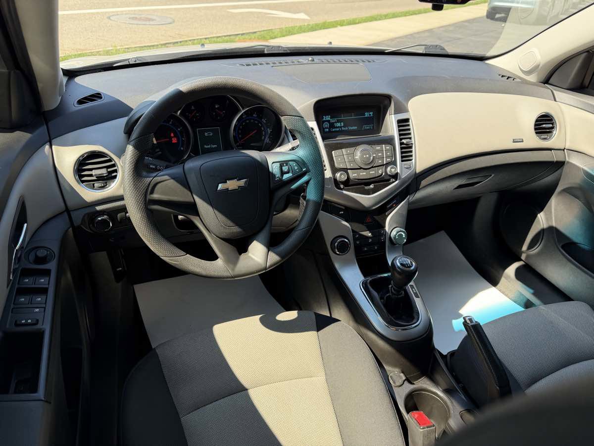 Used 2016 Chevrolet Cruze LS image 13