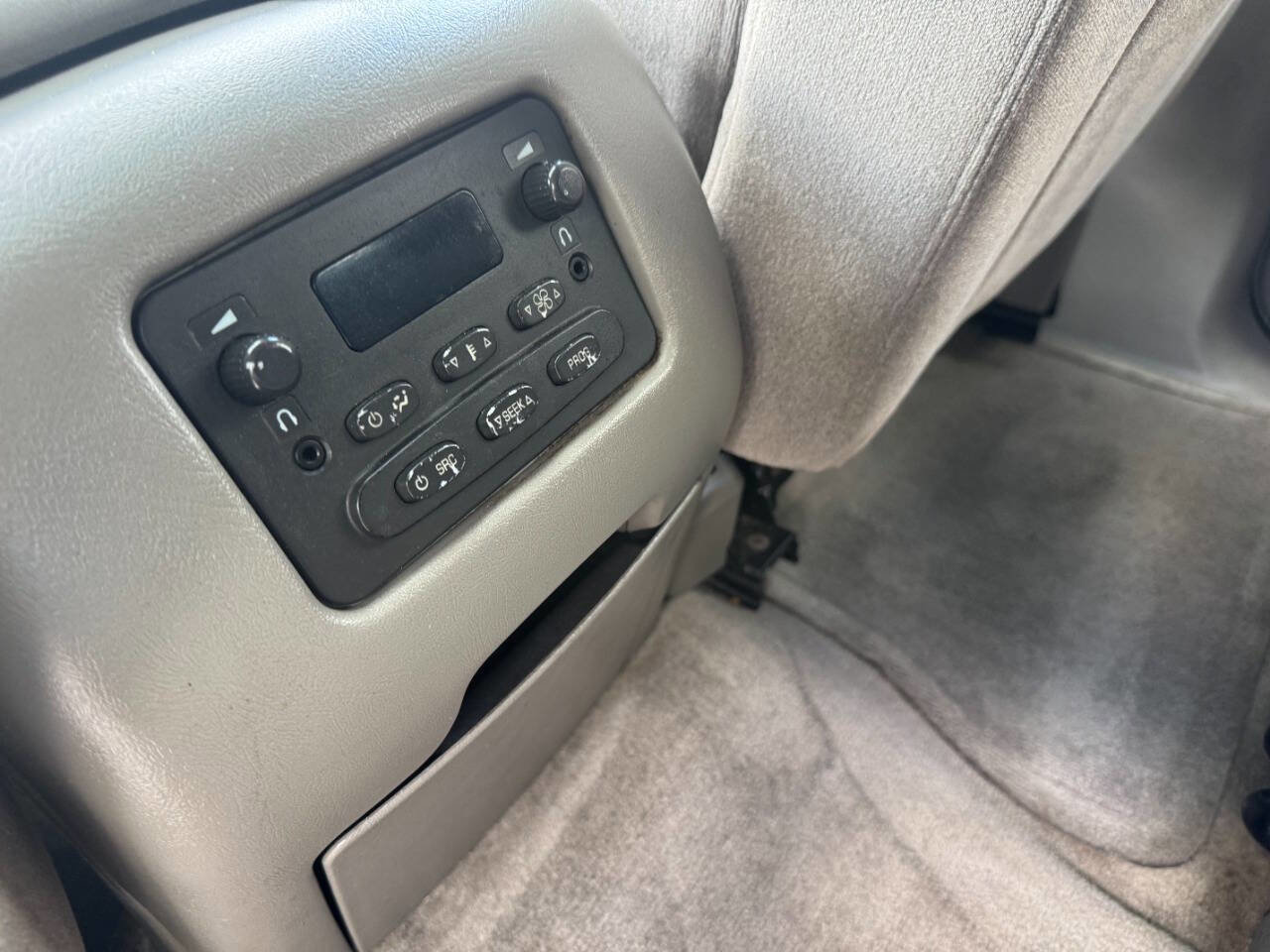 Used 2006 Chevrolet Suburban LS w/ Smart Select Package image 23