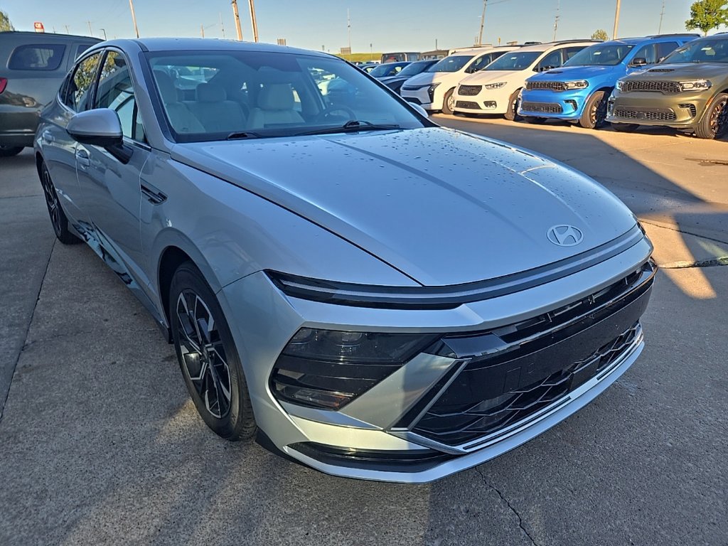 Used 2025 Hyundai Sonata SEL FWD image 41