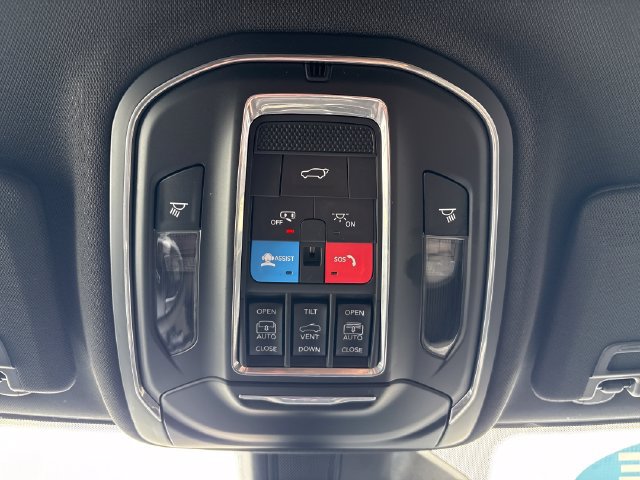 Used 2025 Jeep Grand Cherokee L Limited w/ Luxury Tech Group II AWD/4WD image 14