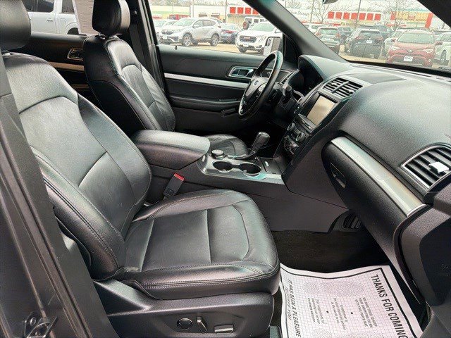 Used 2016 Ford Explorer XLT w/ Equipment Group 202A image 20