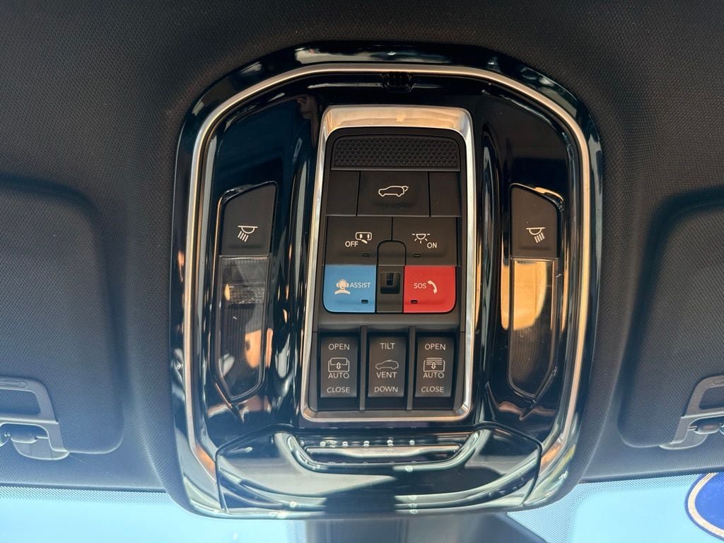 Used 2022 Jeep Grand Cherokee Summit AWD/4WD image 12