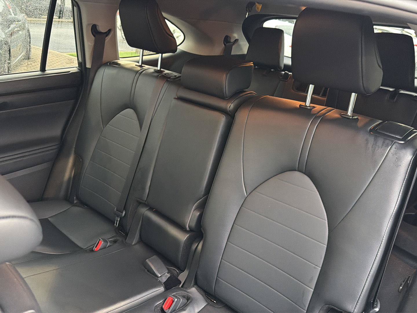 Certified 2025 Toyota Highlander XLE FWD image 32