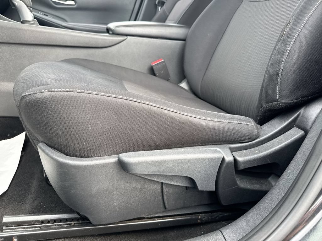 Used 2024 Nissan Sentra SV FWD image 12
