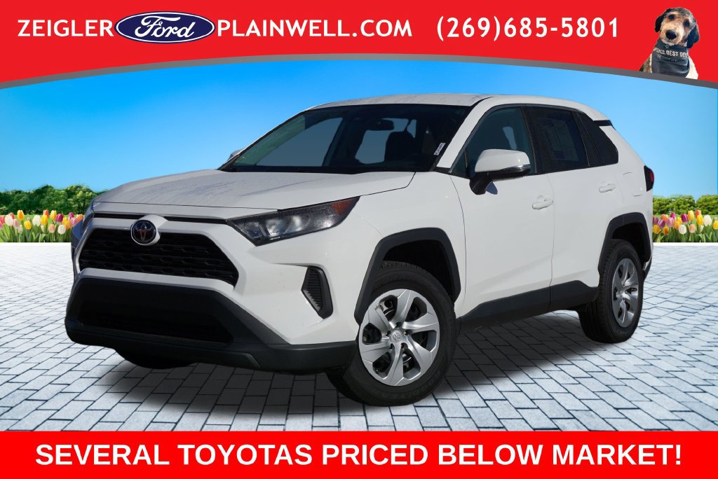 Used 2022 Toyota RAV4 LE AWD/4WD image 1