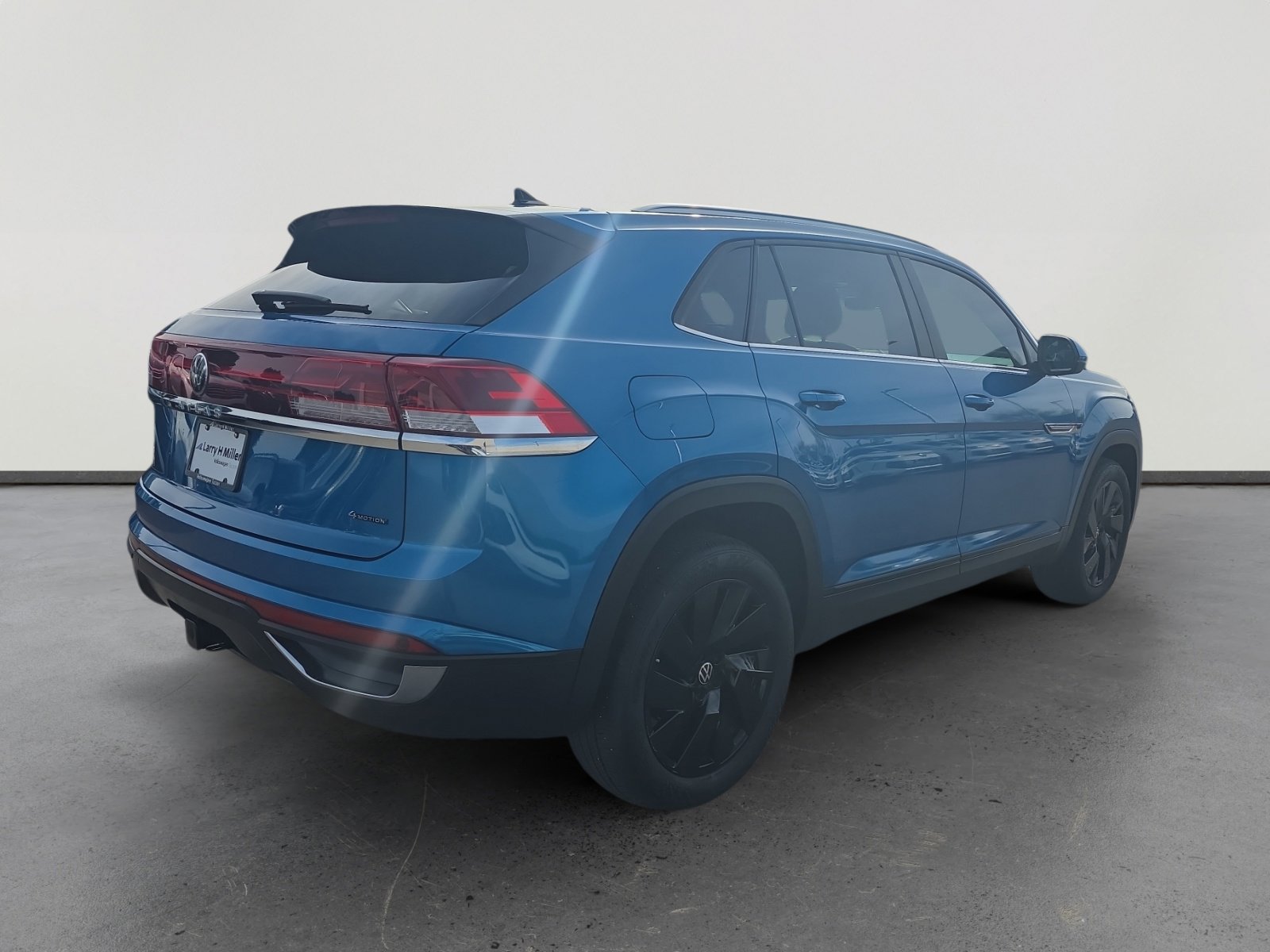 Certified 2024 Volkswagen Atlas Cross Sport SE image 5