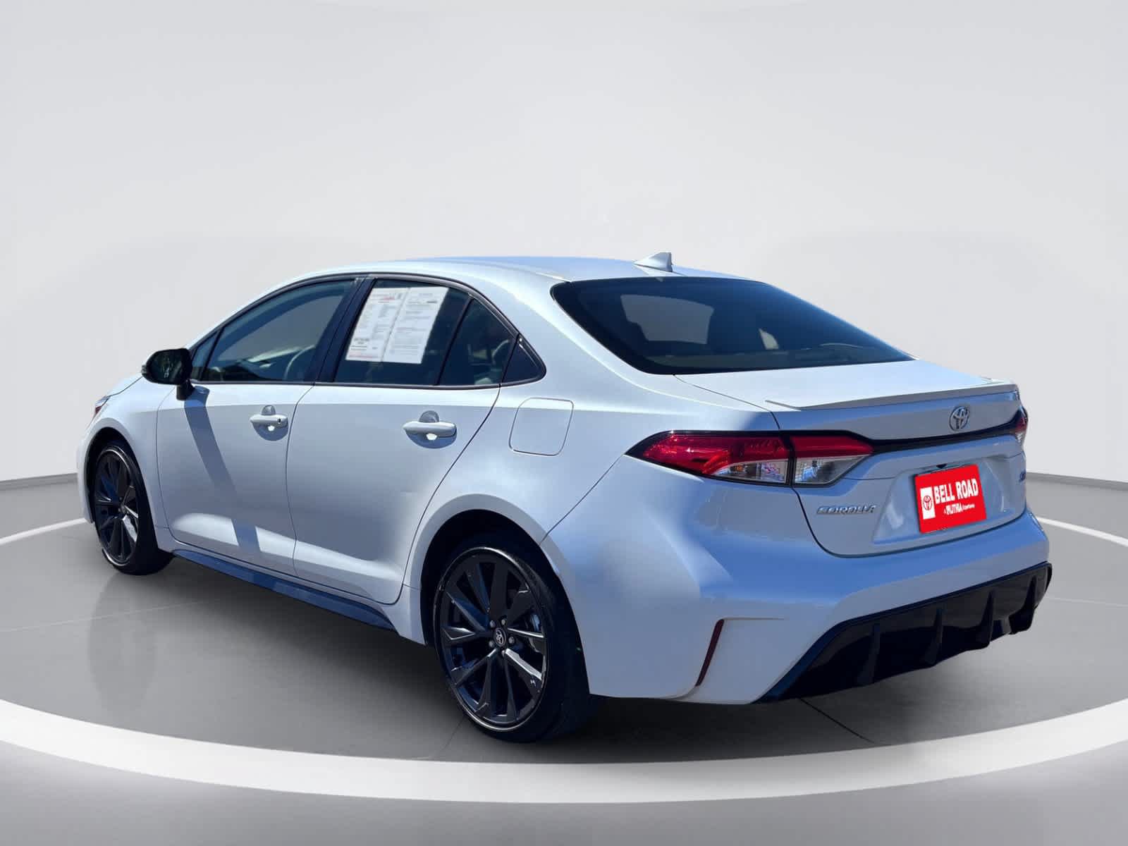 Used 2024 Toyota Corolla SE FWD image 6