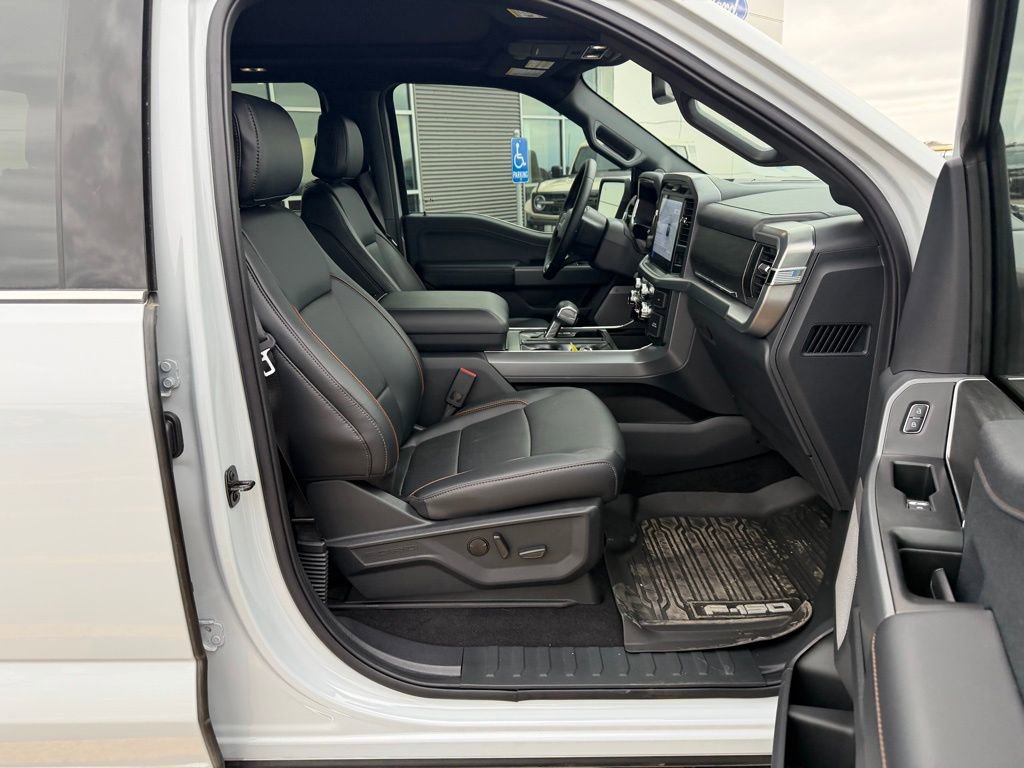 Used 2025 Ford F150 Lariat w/ Equipment Group 501A Mid image 27