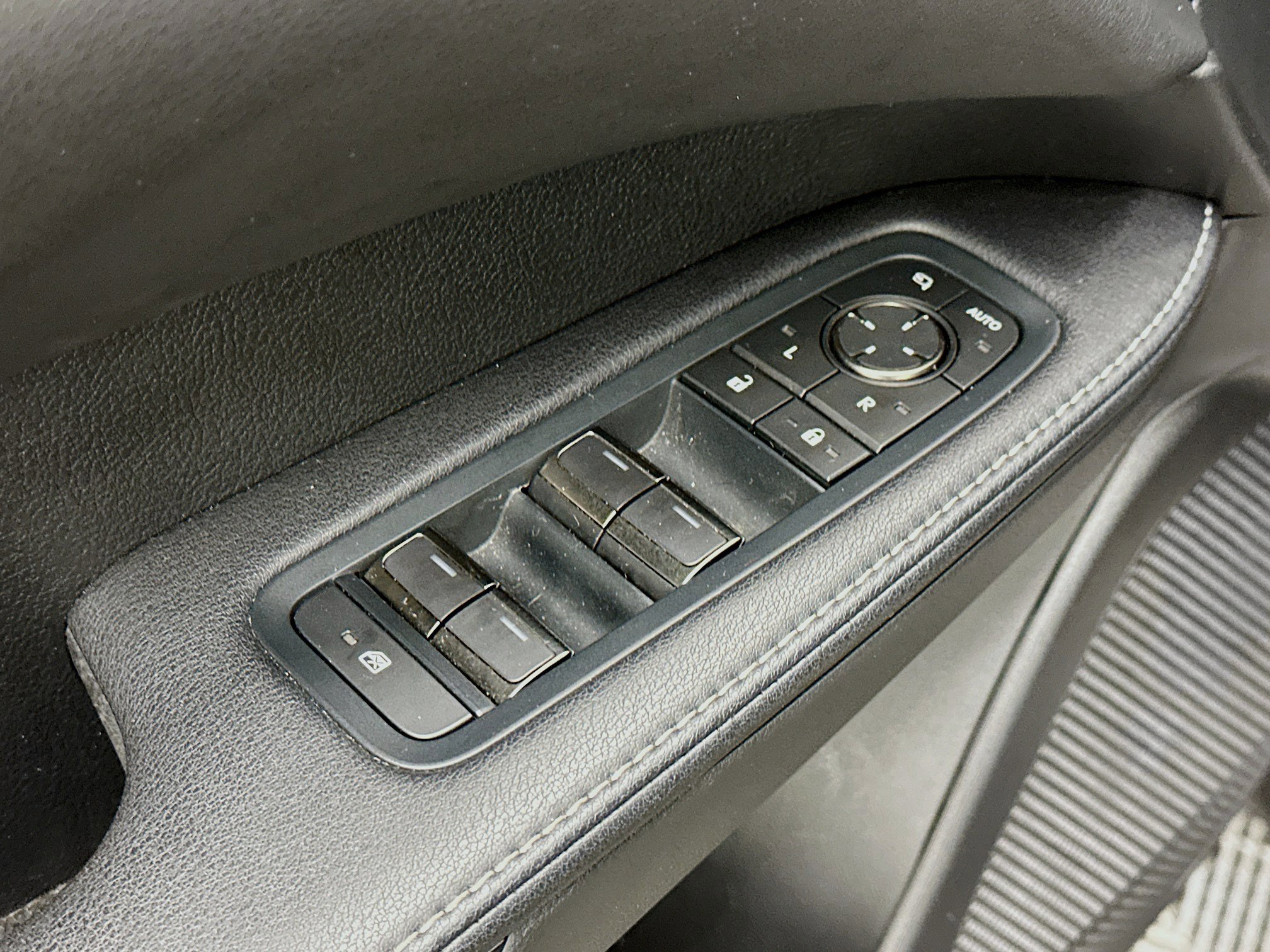 Used 2023 Lexus RX 350 Premium w/ Accessory Package image 15