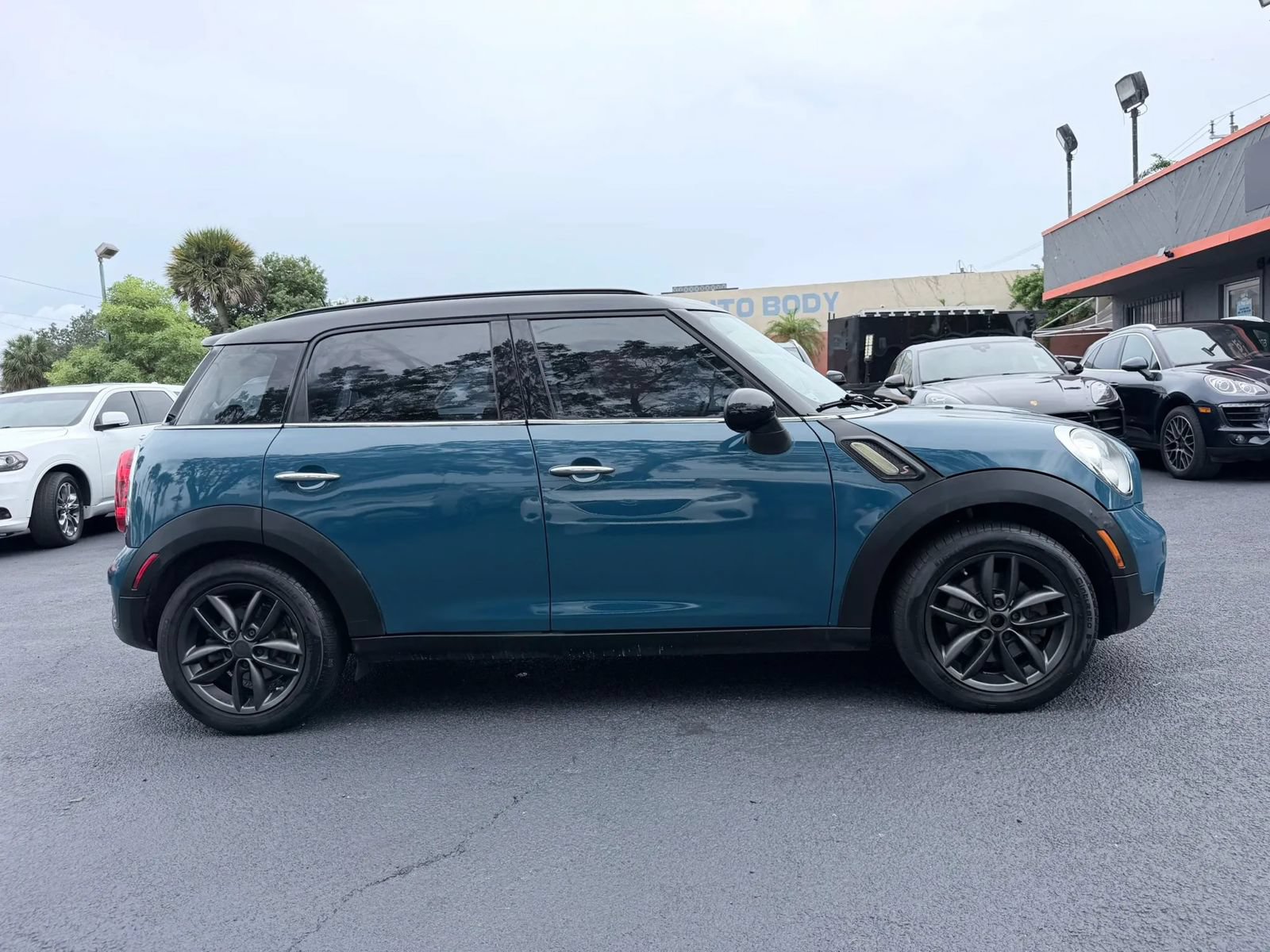 Used 2011 MINI Cooper Countryman S FWD image 4