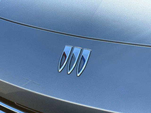 Used 2025 Buick Envista Preferred image 32