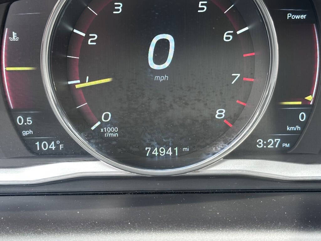 Used 2015 Volvo XC60 T5 Premier w/ Proximity Package FWD image 16