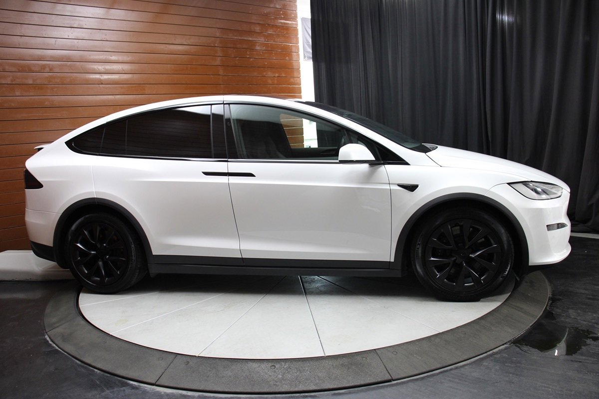 Used 2023 Tesla Model X AWD/4WD image 11