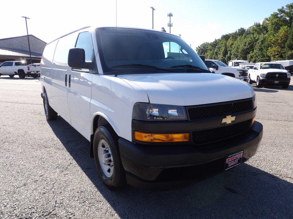 Used 2019 Chevrolet Express 3500 Extended w/ Driver Convenience Package RWD image 11