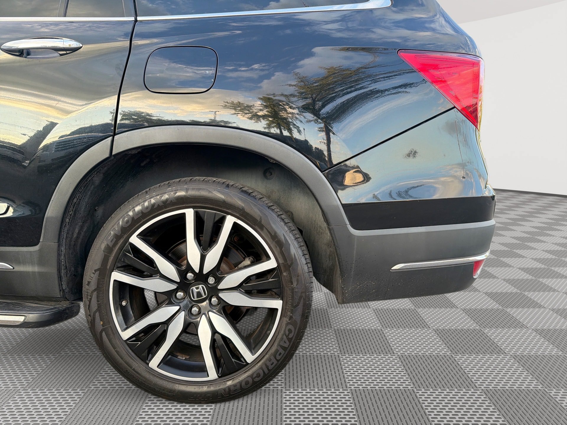 Used 2019 Honda Pilot Touring image 29