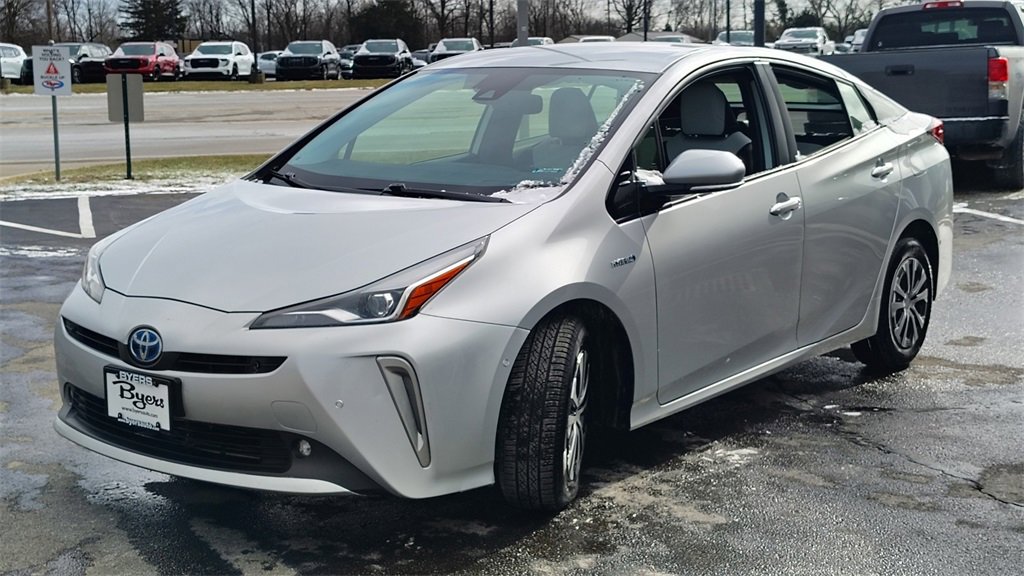 Used 2020 Toyota Prius XLE image 6