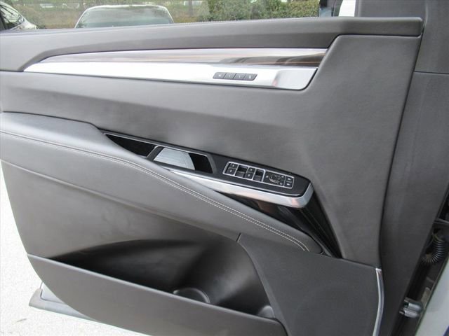 Certified 2025 Cadillac Escalade Premium Luxury w/ LPO, Radiant Package image 20