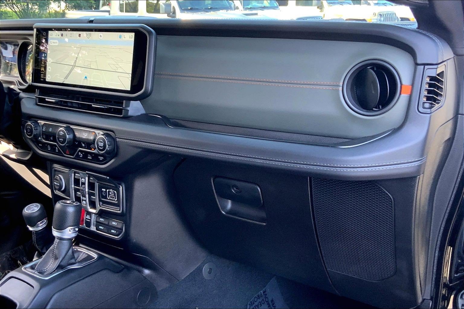 Certified 2024 Jeep Gladiator Mojave AWD/4WD image 18