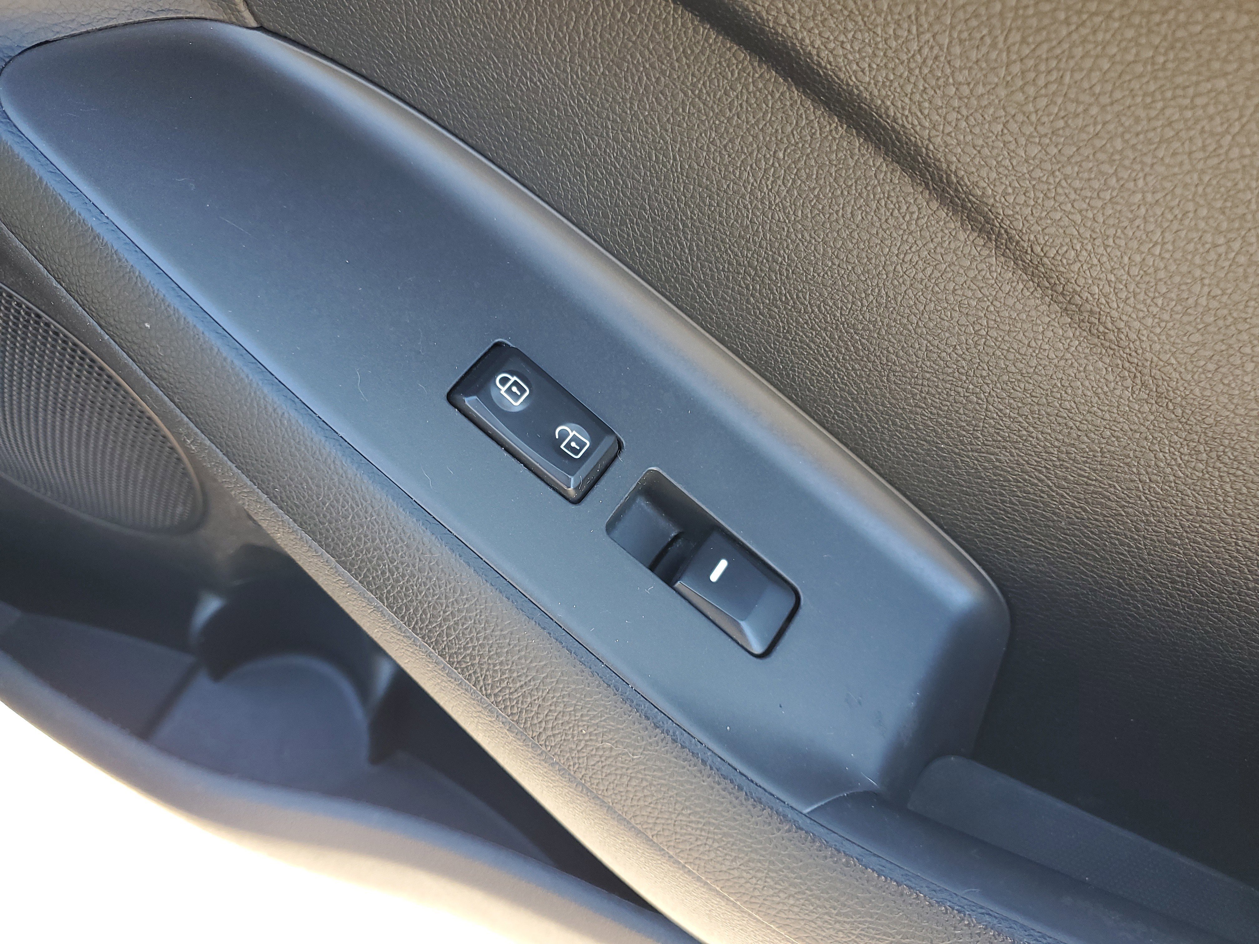 Used 2017 Kia Forte LX image 11