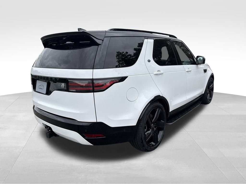 New 2025 Land Rover Discovery Dynamic SE image 7