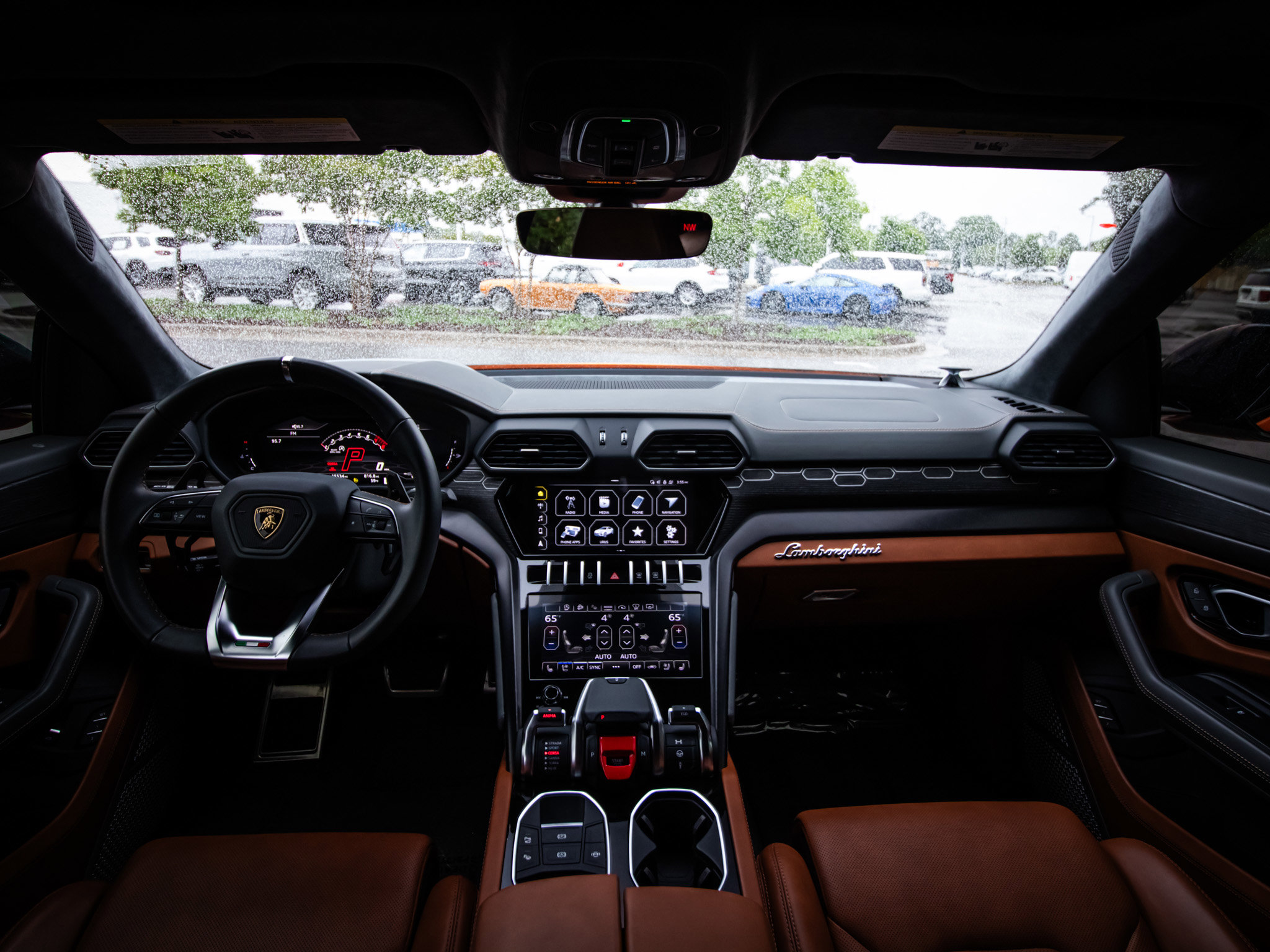 Used 2022 Lamborghini Urus AWD/4WD image 30