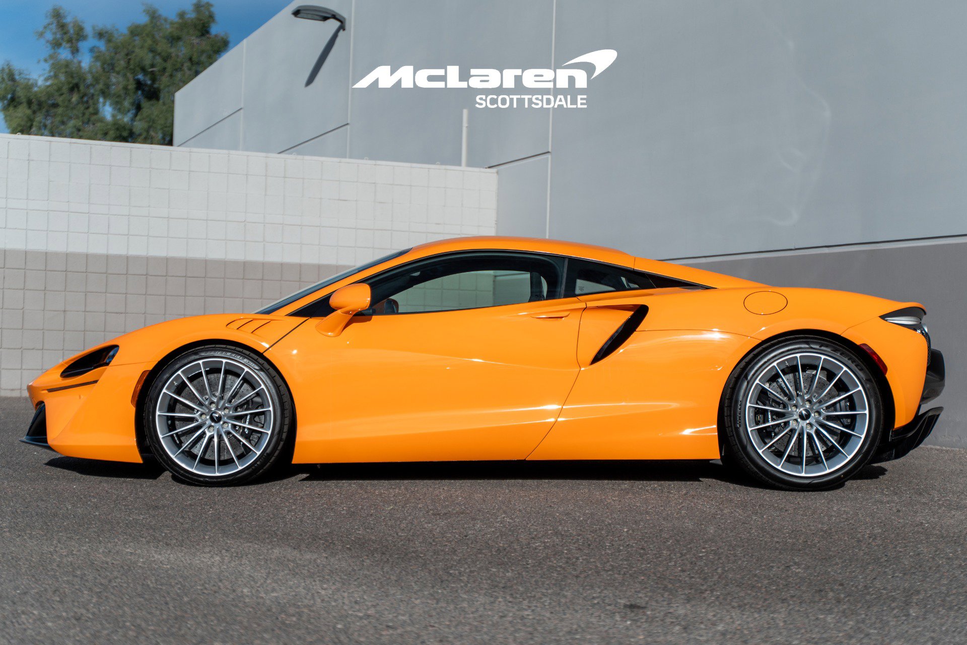 New 2026 McLaren Artura RWD image 4