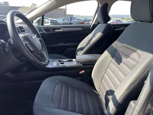 Used 2018 Ford Fusion SE w/ Fusion SE Technology Package FWD image 21
