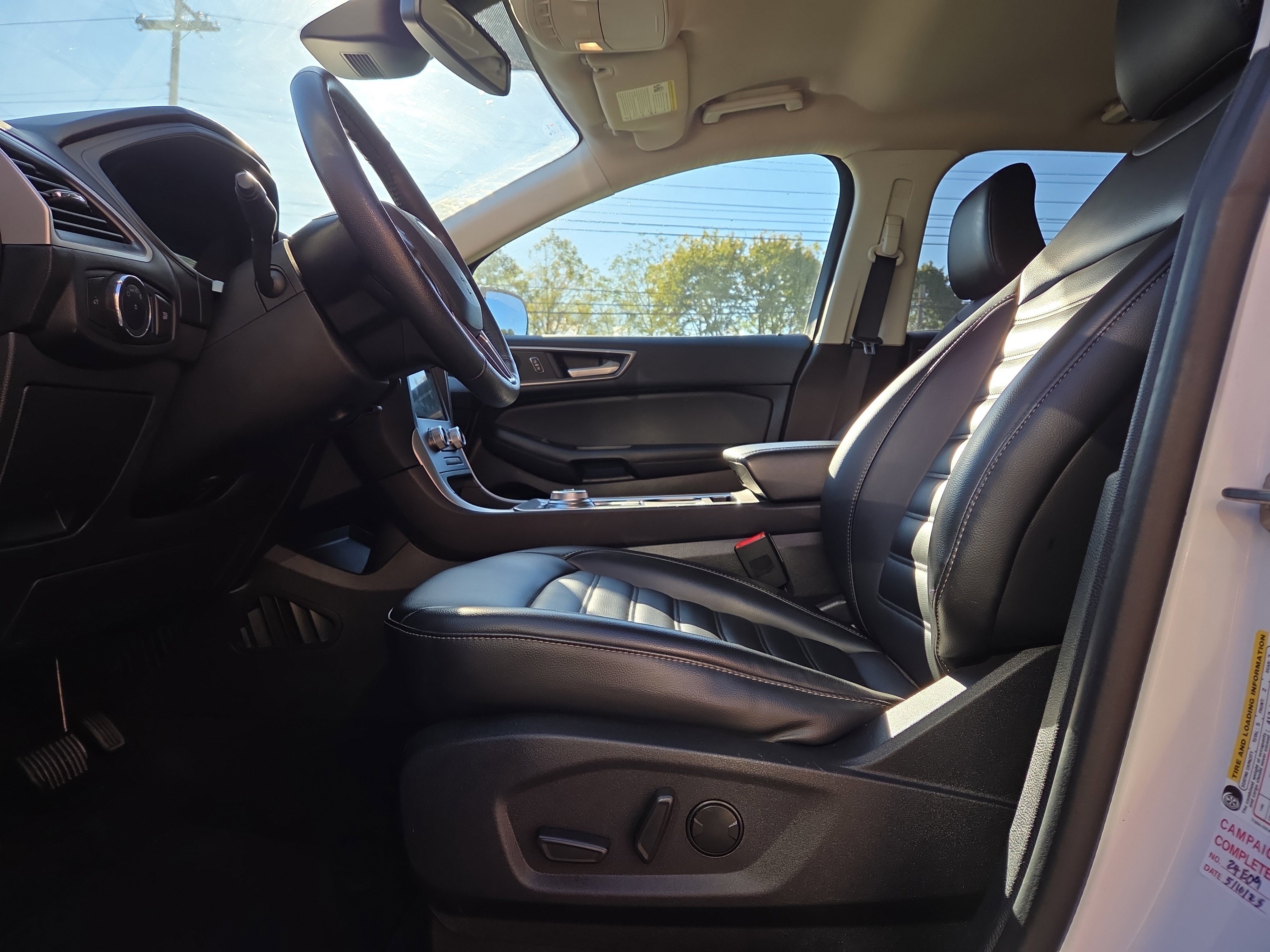 Used 2024 Ford Edge SEL image 12